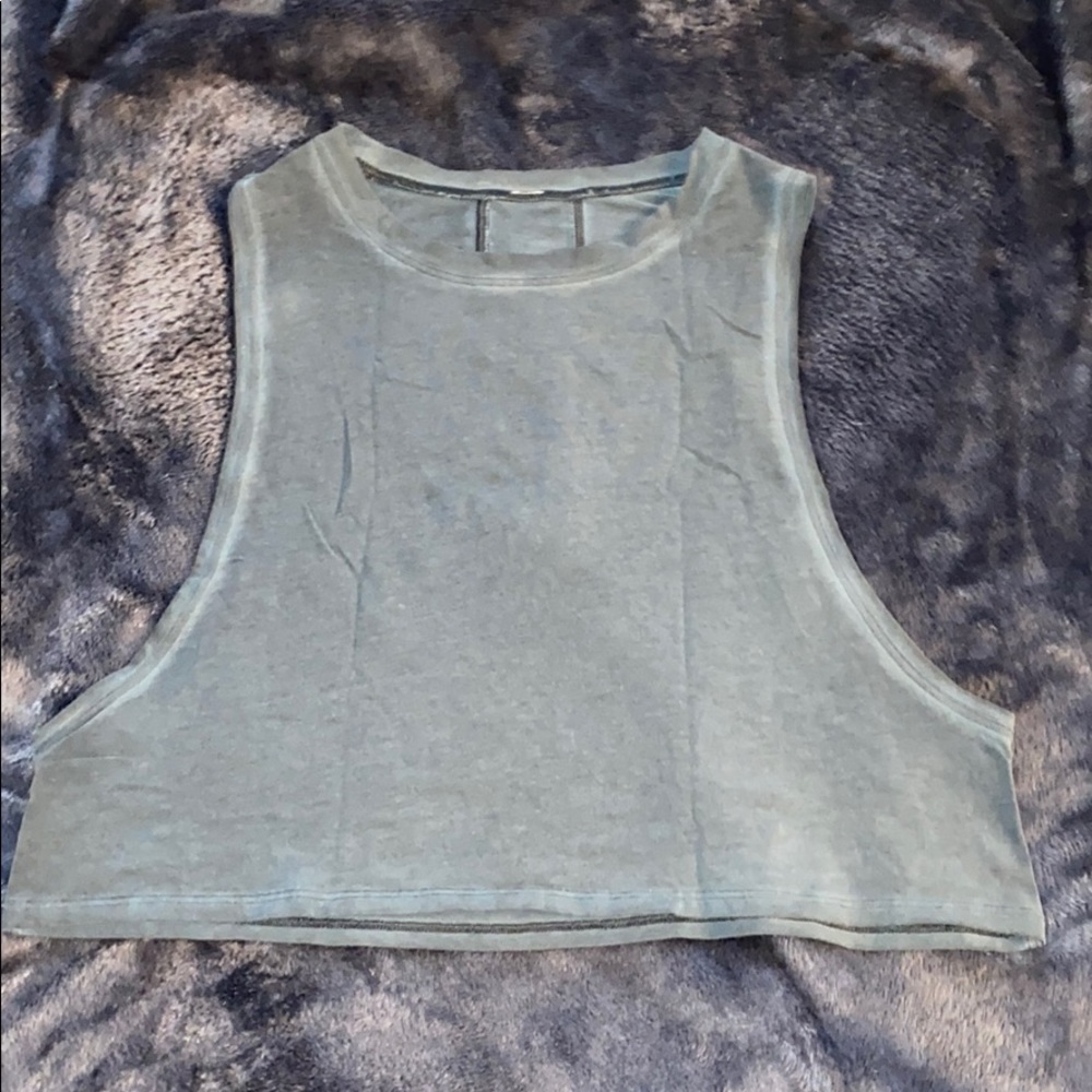 Lululemon muscle crop tank